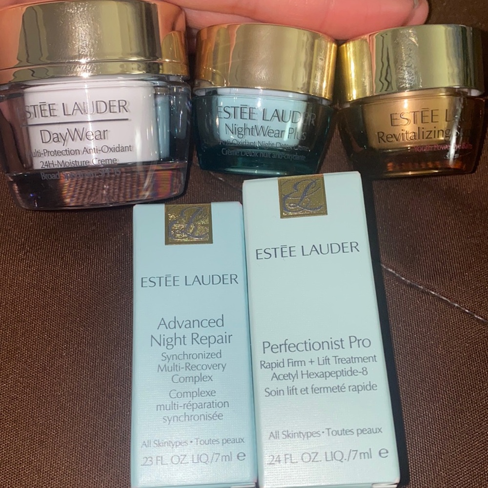 Estee Lauder Anti-Oxidant and Repair Skincare Set.